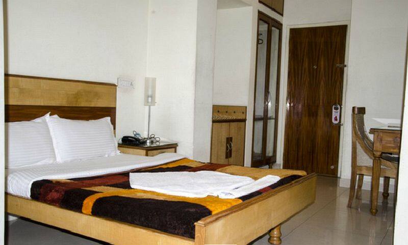 Hotel Kesar, Khandwa 1